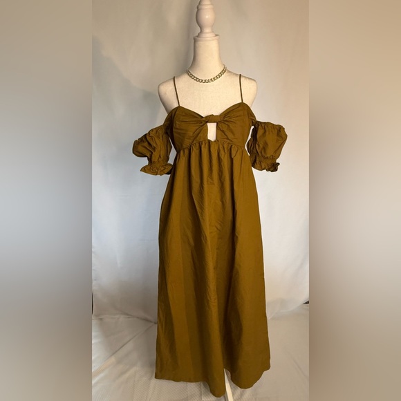 Dresses & Skirts - Chic Strapless Mustard Dress